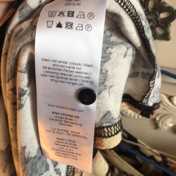Soyaconcept blouse with unique pattern and tags XXL - Picture 5 of 8